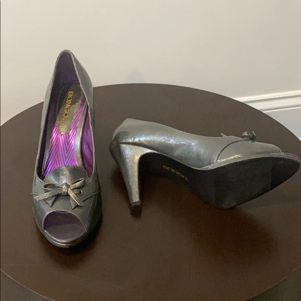 Shoes - Picture 3 of 4